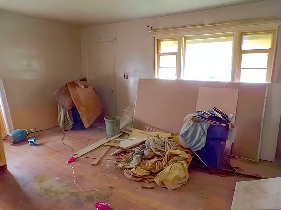 5th image of 1343 Tod Ave S