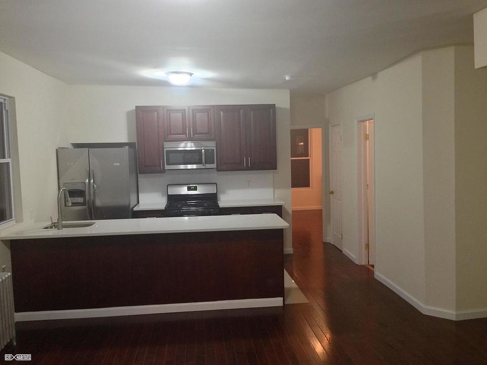 1st image of 1417 Needham Ave APT 3
