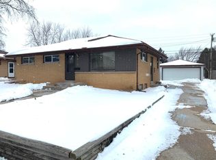 8736 W Lynx Ave, Milwaukee, WI 53225