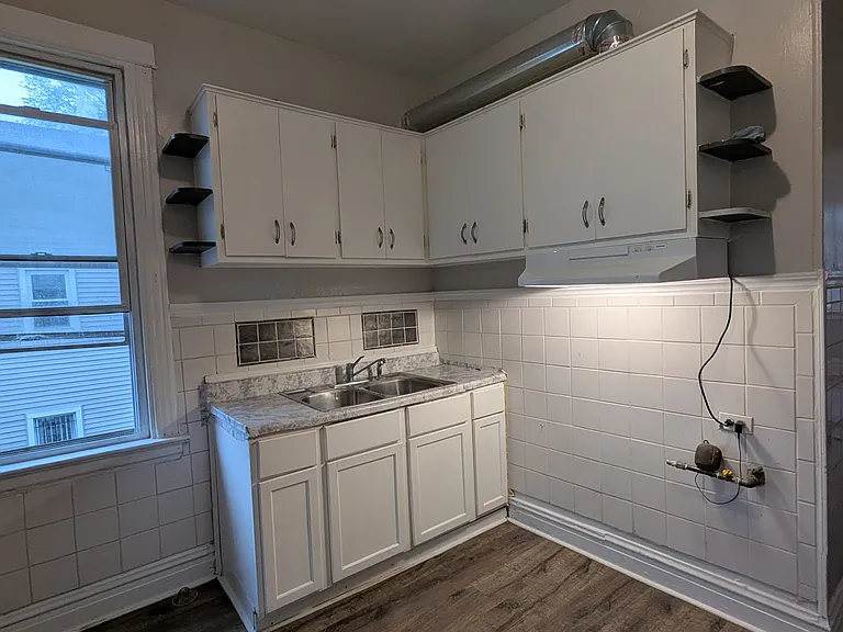 5205 S Winchester Ave — Photo 6