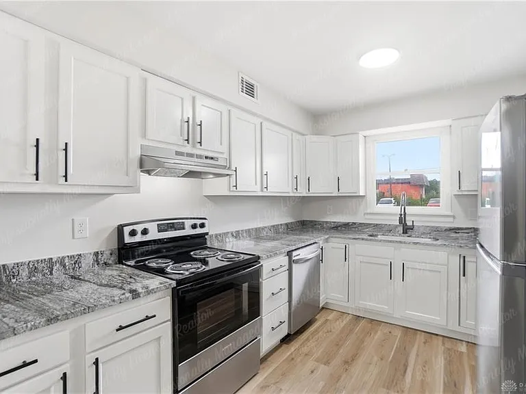 539 N Broad St — Photo 15