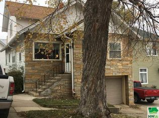 851 15th St, Sioux City, IA 51105