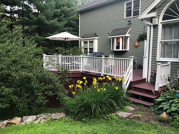 Nice landscaping!