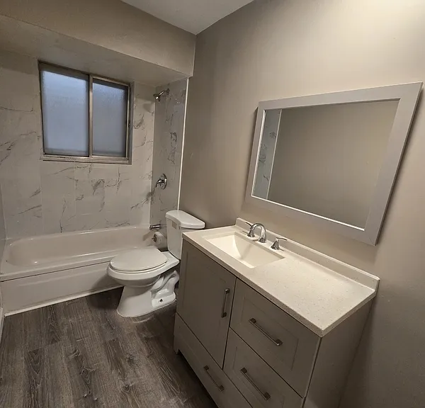 4304 Fairview Ave #B — Photo 2