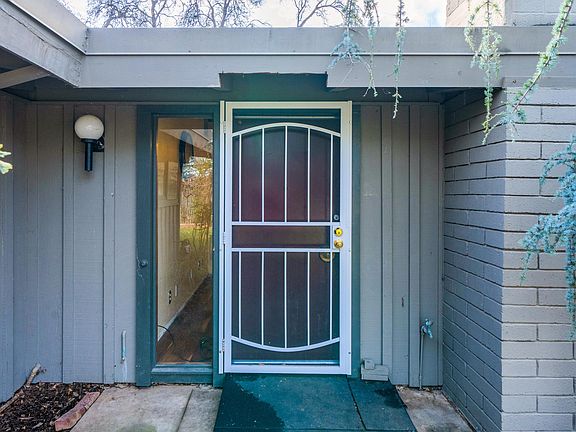 5th image of 779 Joaquin Ave