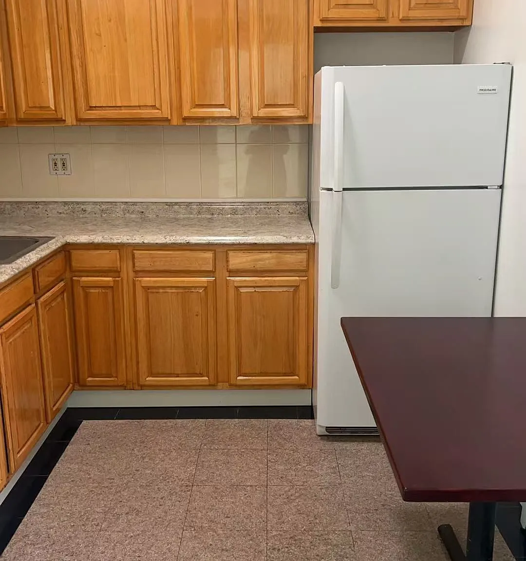 4 bed, $3,800 — Photo 2