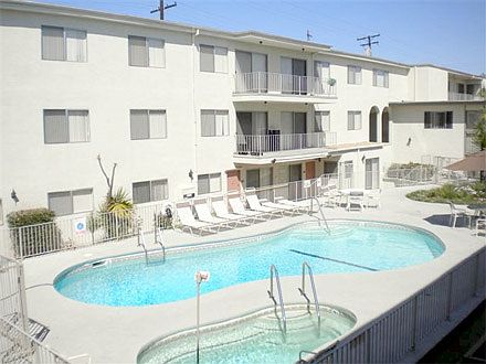 5th image of 4160 W 182nd St APT 307