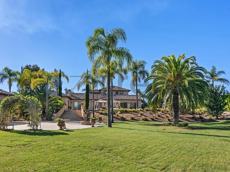18545 Aliso Canyon Rd — Photo 32