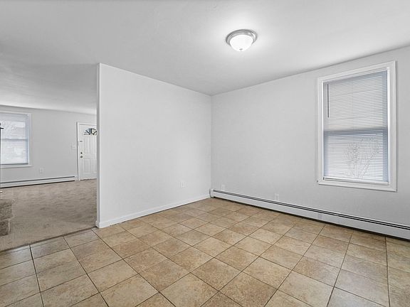 5th image of 40-42 Van Keuren Ave #2