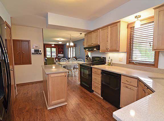 4th image of 3016 Townview Ave NE