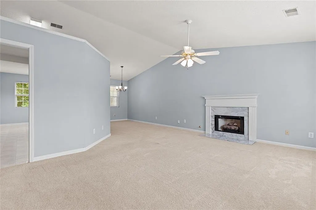 3 bed, 2.0 bath, 1547 sqft, $1,900 — Photo 4