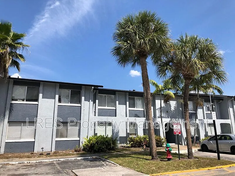2 bed, 2.0 bath, $1,325 — Photo 1