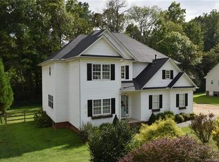 113 Deerfield Dr, Mount Holly, NC