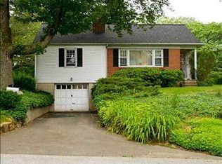 6 Hoover Rd, Riverside, CT 06878