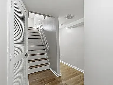 2429 Barclay St #1 — Photo 9