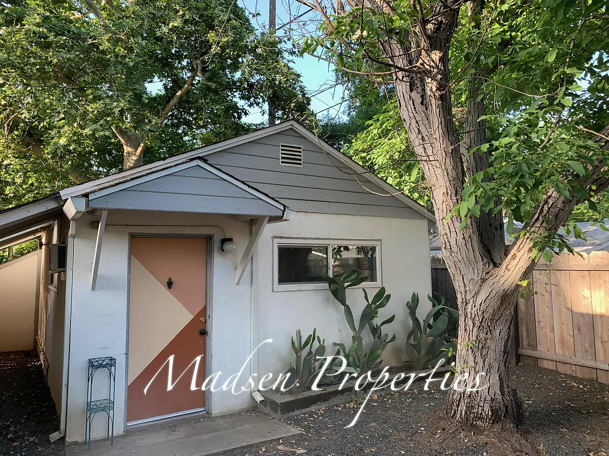 Building Photo - 1531 Sherman Ave #1/2