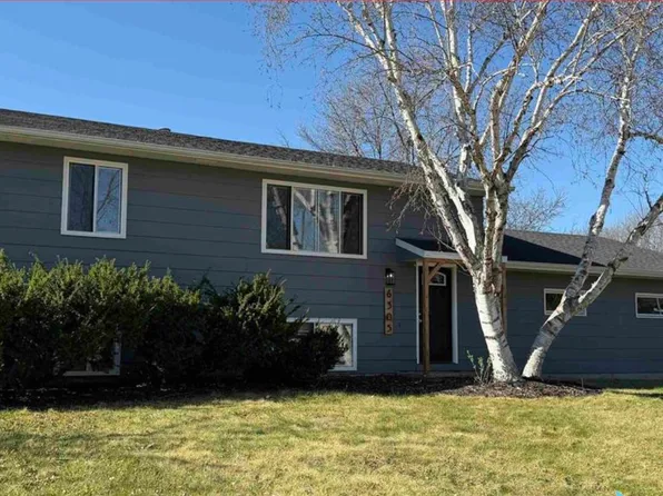 6305 W Cheyenne Dr, Sioux Falls, SD 57106