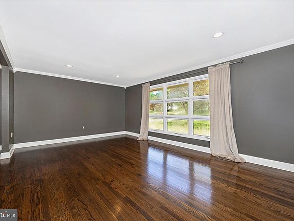 4th image of 11713 Wayneridge St