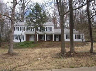 11 Laura Ln, Morristown, NJ 07960