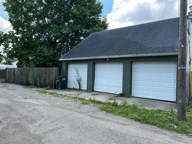925 Xenia Ave — Photo 29