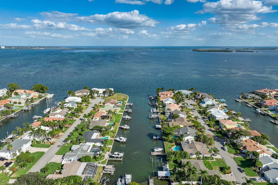 137 12th St E, Tierra Verde, FL 33715 | Zillow