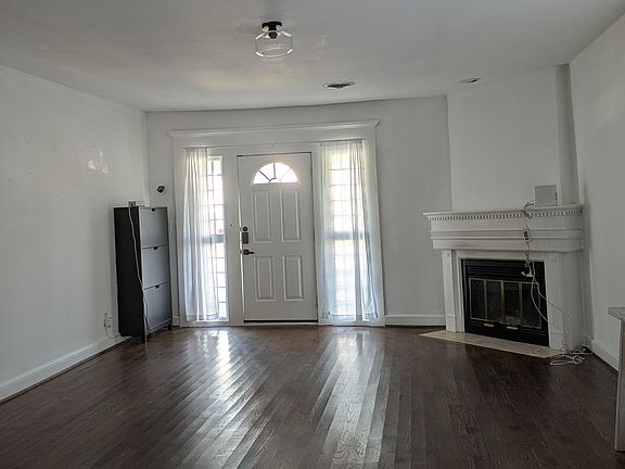 3rd image of 5311 Belmont Ave