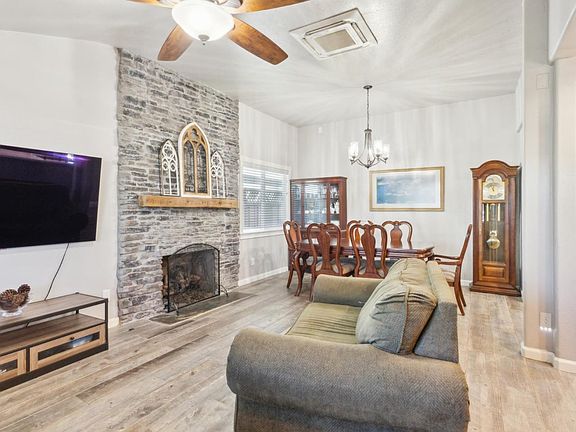 4th image of 210 Vineyard Dr