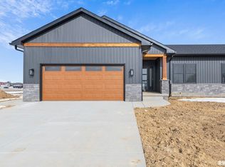 4621 Tess Dr, Springfield, IL 62711