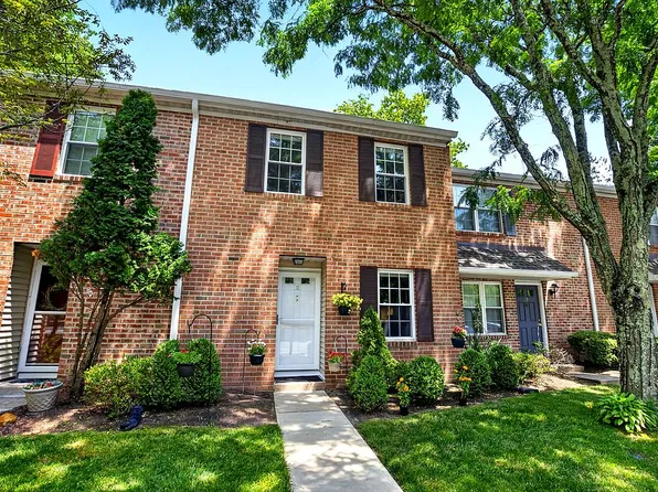 12 Jasmine Ct, Lawrence Township, NJ 08648