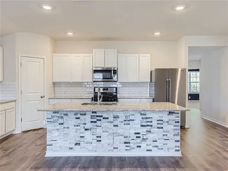 9811 Bratten Rise — Photo 8