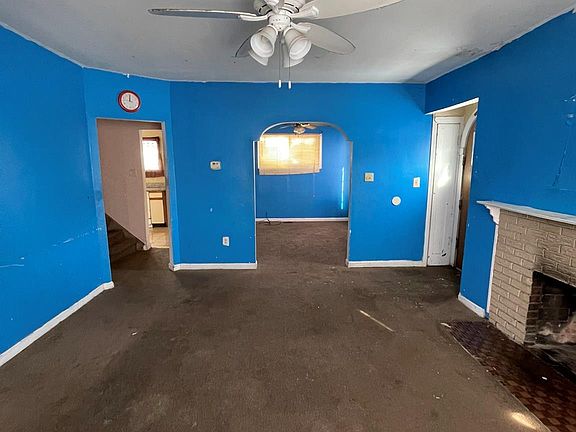 4th image of 14811 Robson St