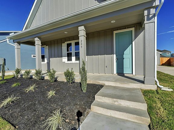 3rd image of 209 Cherry Blossom Ln