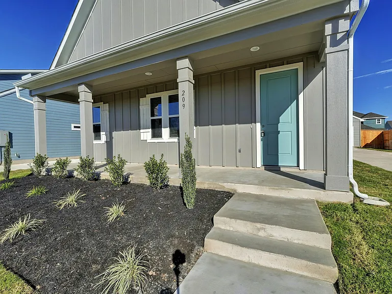 209 Cherry Blossom Ln — Photo 3