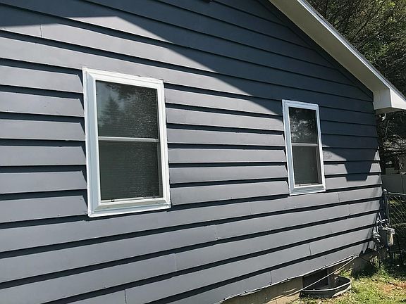 3rd image of 204 Fredrick Dr