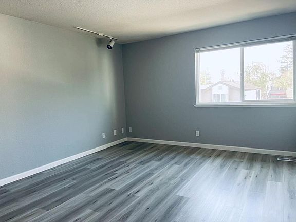4th image of 2905 Simkins Ct