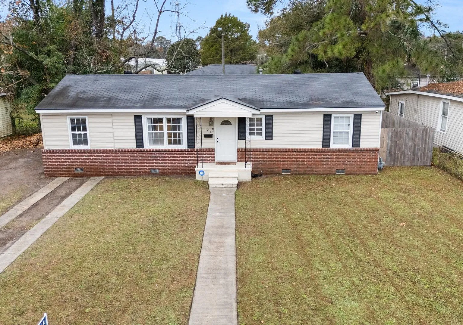 Charming 3BR Home + Bonus Room Near Downtown Savannah & Tybee Island — Photo 2