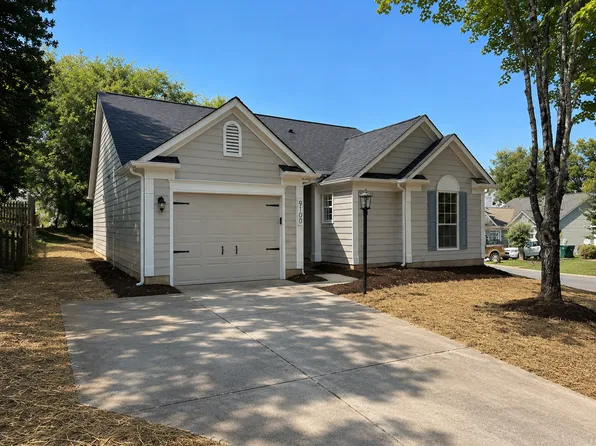 9100 Gatwick Ct, Charlotte, NC 28215