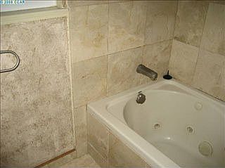 4th image of 8427 Ney Ave
