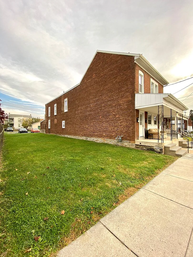 39 Lehman St — Photo 2