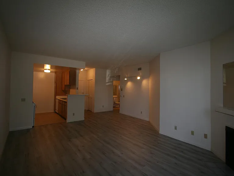 3637 Clarington Ave #113 — Photo 13