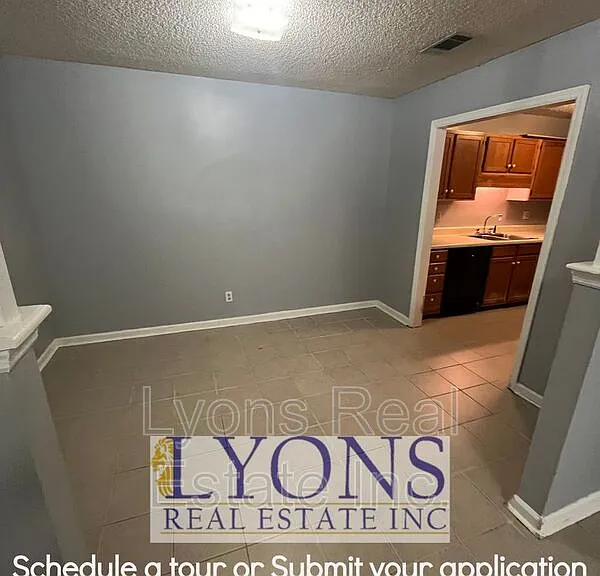 1100 S Gordon Ave #A — Photo 3