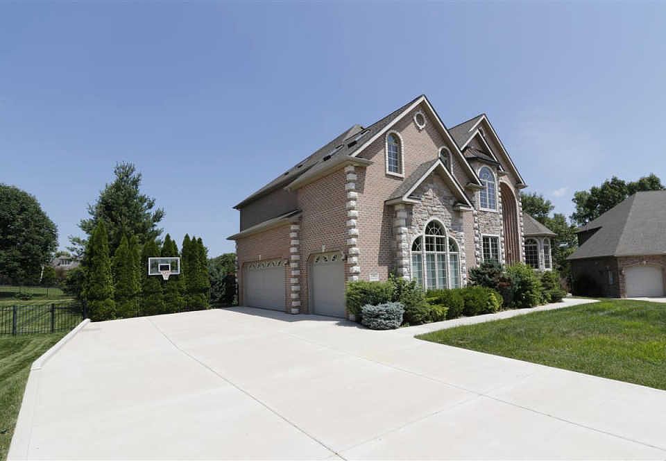 2nd image of 5905 W Ivyleaf Ct