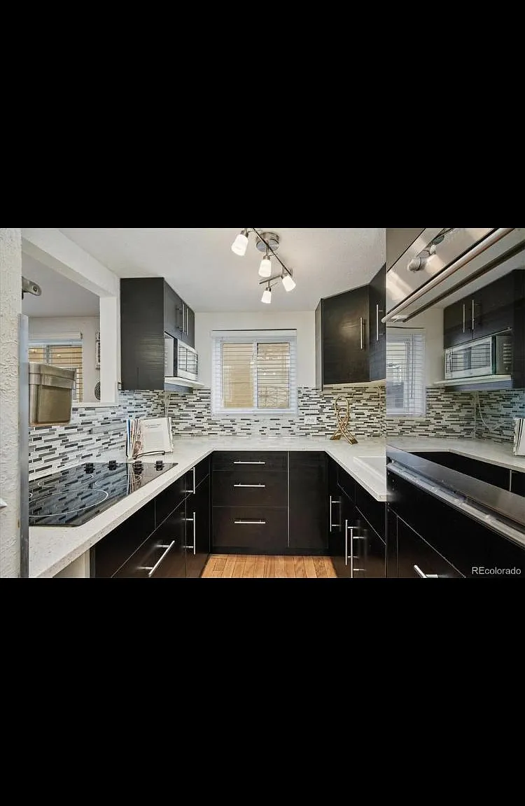 352 S Lafayette St — Photo 1