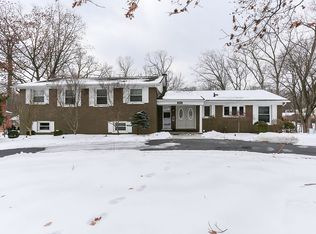 32851 Red Oaks Trl, Beverly Hills, MI