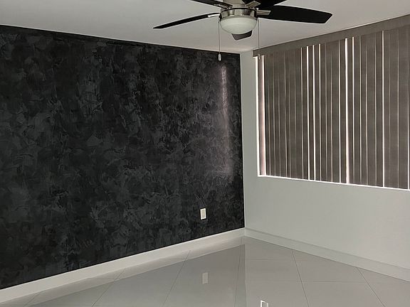 5th image of 1750 NE 191st St #610