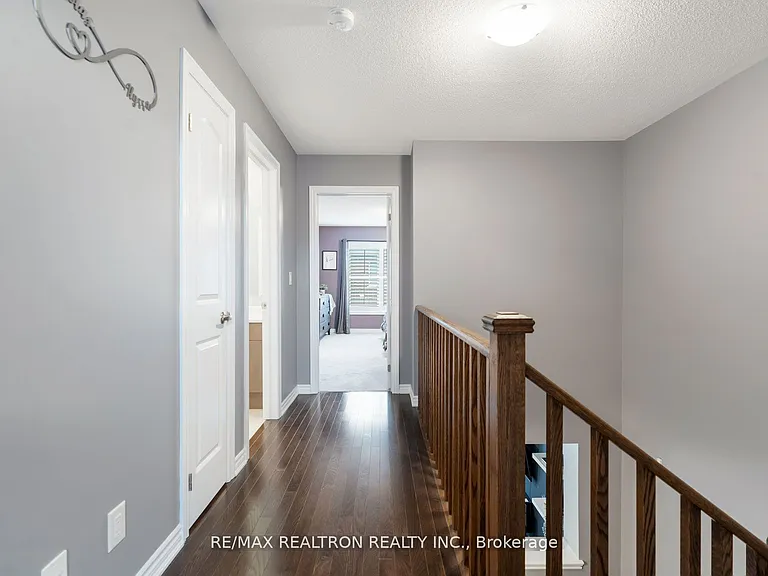 19 Sutcliffe Dr — Photo 8