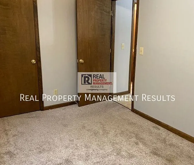 150 W Sycamore St #156 — Photo 8