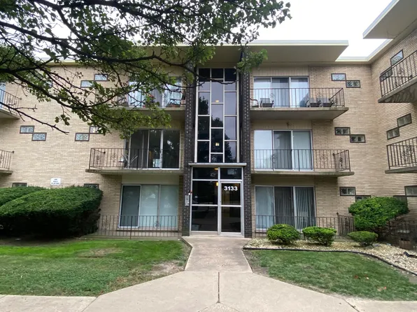 3133 Bernice Rd APT 4, Lansing, IL 60438