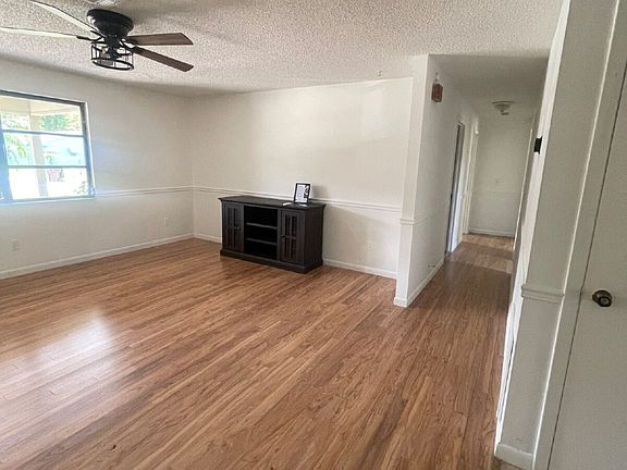 4th image of 107 Montana Ave