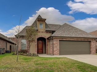 215 Fairwood Dr, Broussard, LA 70518